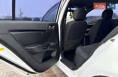 Седан Geely Emgrand 7 (EC7) 2013 в 