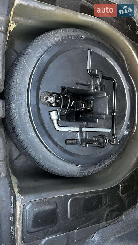 Седан Geely Emgrand 7 (EC7) 2011 в Прилуках