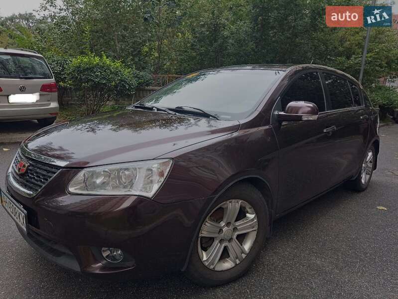 Хетчбек Geely Emgrand 7 (EC7) 2012 в 