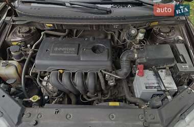 Хетчбек Geely Emgrand 7 (EC7) 2012 в 