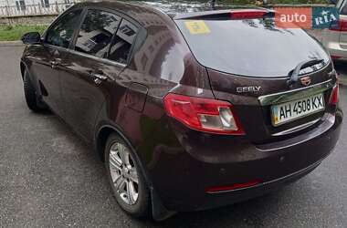 Хетчбек Geely Emgrand 7 (EC7) 2012 в 