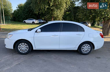 Седан Geely Emgrand 7 (EC7) 2013 в  фото 4 Седан Geely Emgrand 7 (EC7) 2013 в