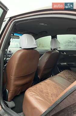 Седан Geely Emgrand 7 (EC7) 2013 в 