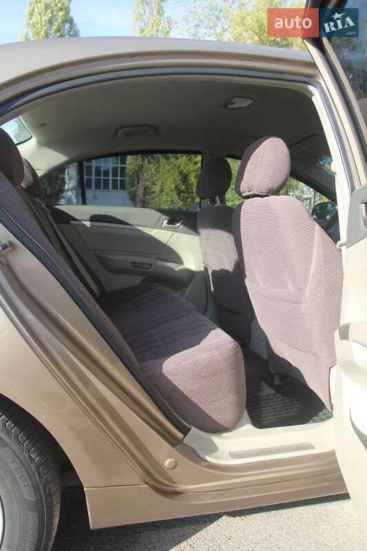 Седан Geely Emgrand 7 (EC7) 2011 в Кривому Розі