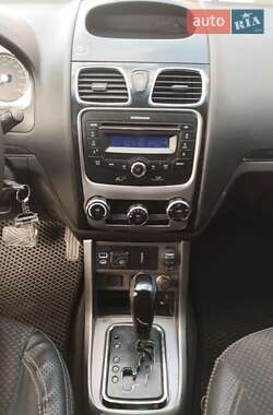 Седан Geely Emgrand 7 (EC7) 2012 в  фото 30 Седан Geely Emgrand 7 (EC7) 2012 в