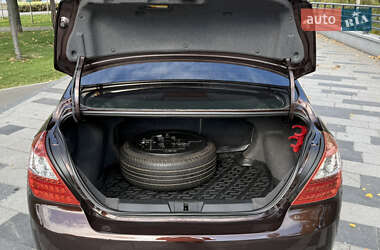 Седан Geely Emgrand 7 (EC7) 2012 в 