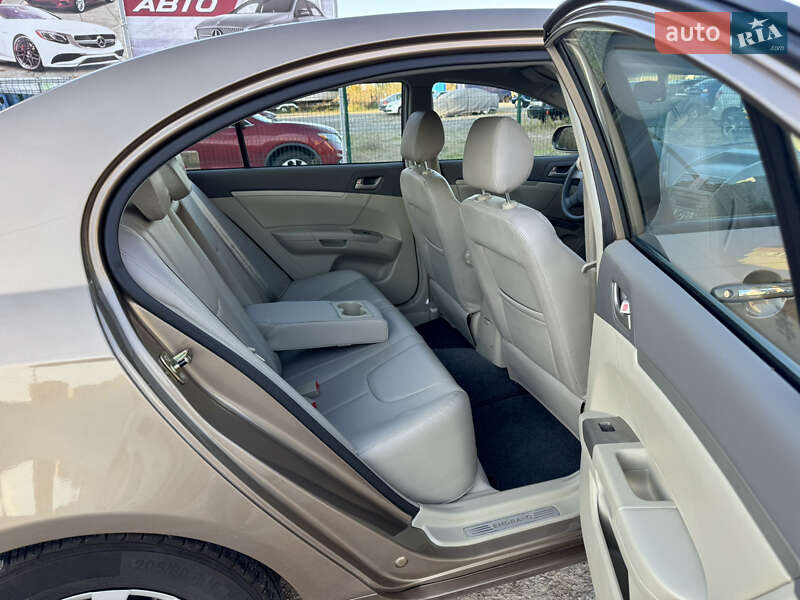 Седан Geely Emgrand 7 (EC7) 2012 в Киеве