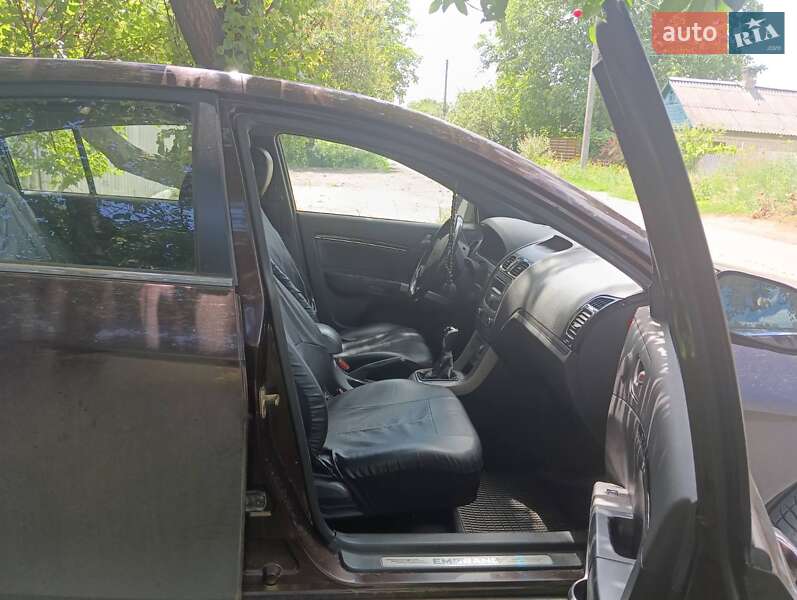 Хэтчбек Geely Emgrand 7 (EC7) 2012 в Славянске