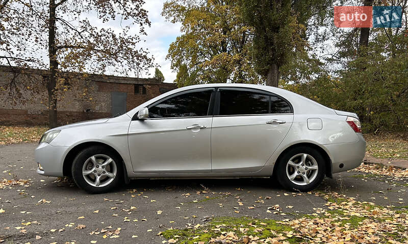 Седан Geely Emgrand 7 (EC7) 2013 в Кривом Роге