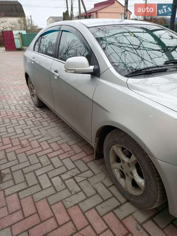 Хетчбек Geely Emgrand 7 (EC7) 2013 в Коростишеві