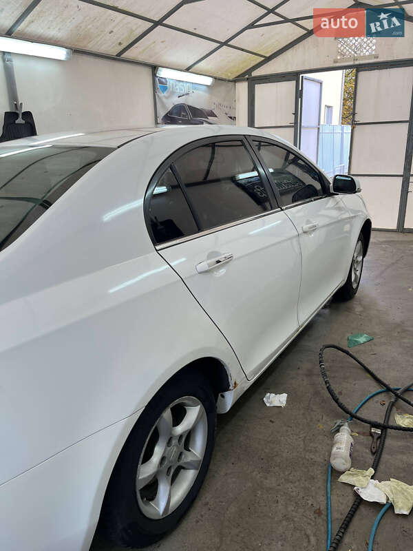 Седан Geely Emgrand 7 (EC7) 2014 в Хмельницком фото 5 Седан Geely Emgrand 7 (EC7) 2014 в Хмельницком