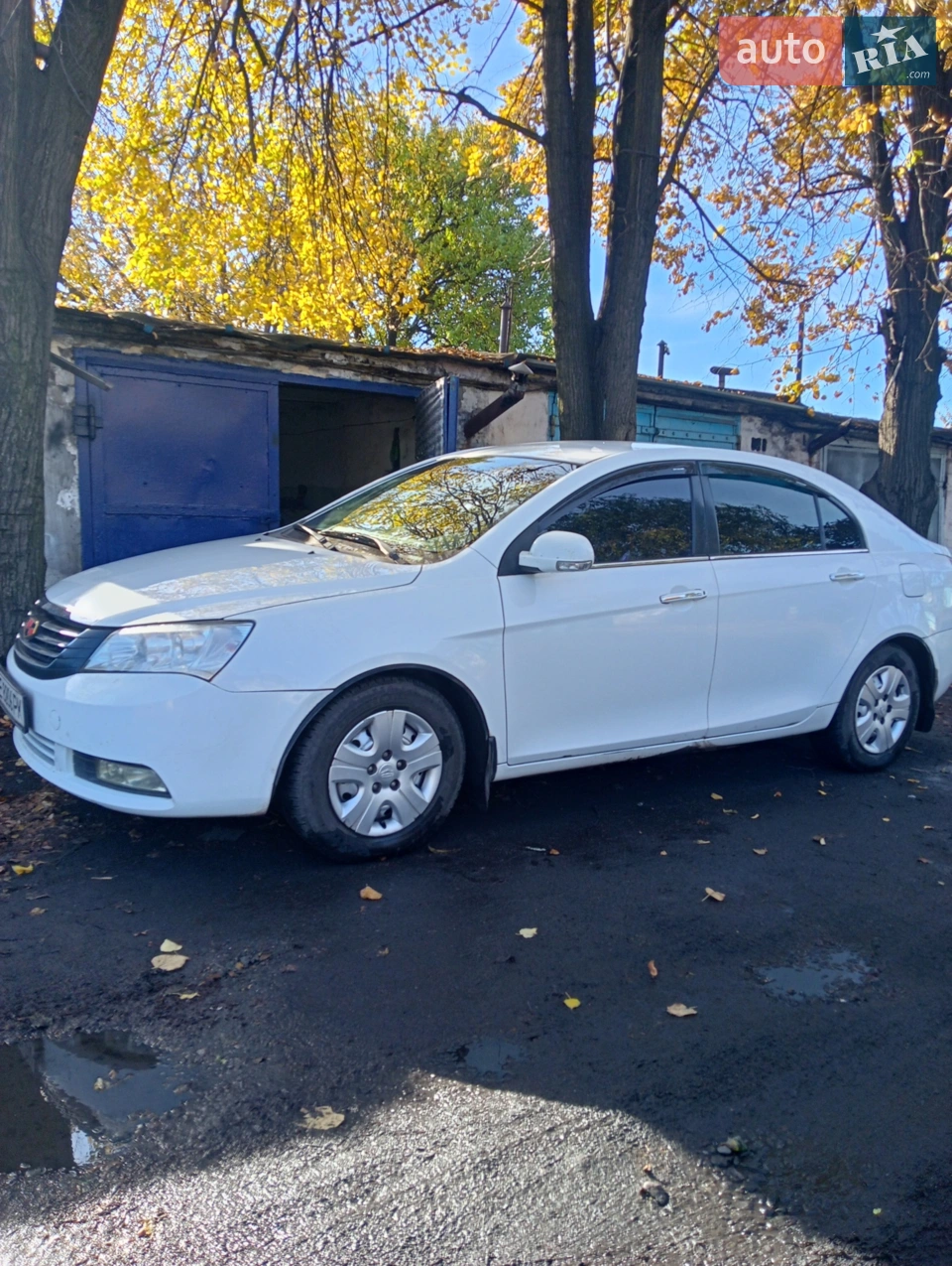 Продам своє авто.Кузув цілий,не битий,все мінялося своєчасно.Авто на повному ходу.Опції всі працюють-кондиціонер,склопідйомники, регулювання дзеркал,т.д. Дзеркало салону з відеореєстратором й камерою заднього виду.Є комплект титанів на літо.Є гбо, але балон влітку зняв,так як треба було місце в багажнику,їздю на бензині.Є питання по КПП вилітає 2 і 5 передачі, хоча завжди їздю акуратно.Мабуть підійшов час.Тому якщо авто когось зацікавить,на коробку зроблю гарну скидку.Треба ще поміняти рхх.Бажано поставити оригінал, зараз стоїть аналог і рідко но буває виснуть оберти.