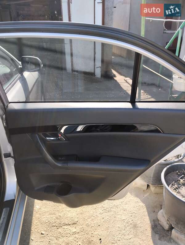 Седан Geely Emgrand 8 (EC8) 2014 в Вознесенську