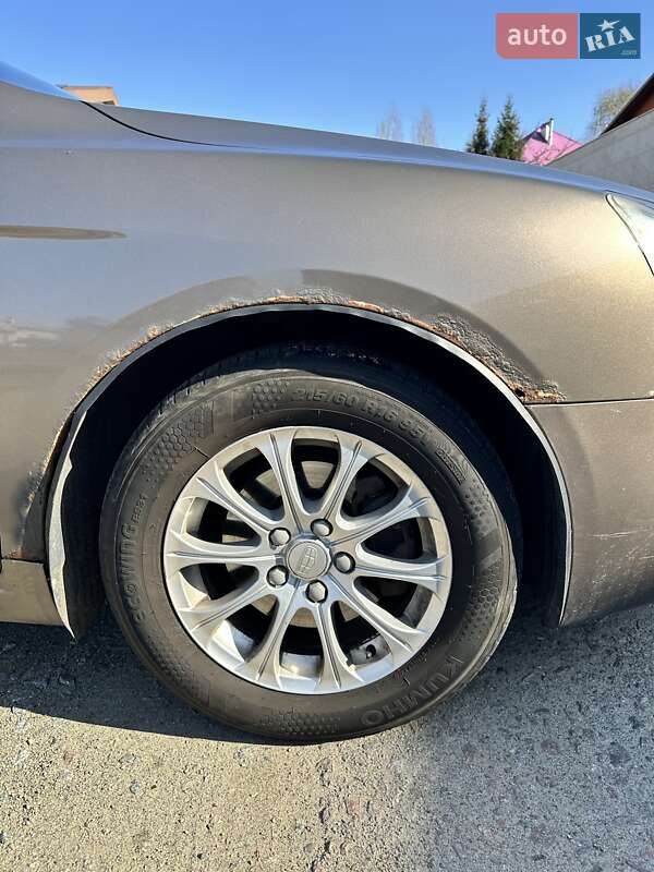 Седан Geely Emgrand 8 (EC8) 2014 в Киеве