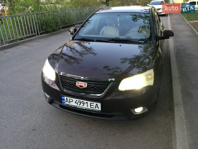 Хэтчбек Geely Emgrand EC7-RV 2011 в 