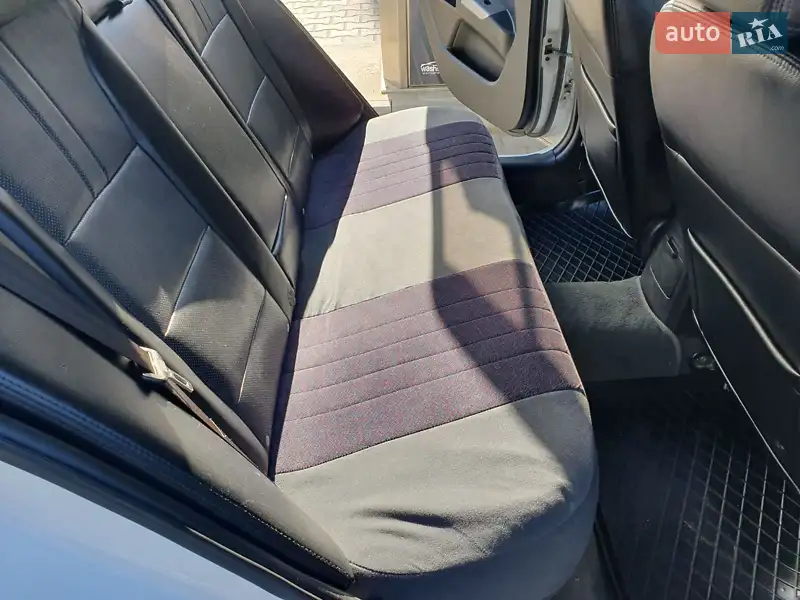 Хэтчбек Geely Emgrand EC7-RV 2012 в 