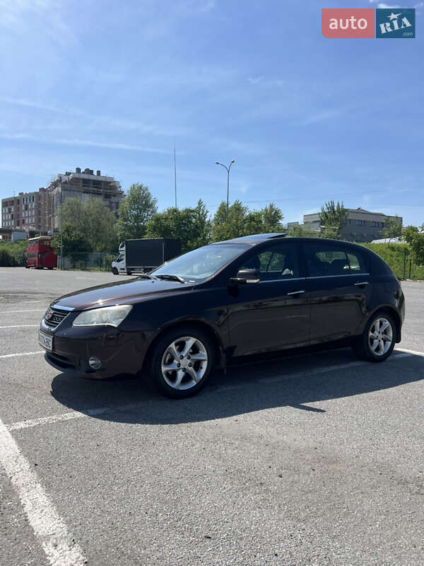 Хэтчбек Geely Emgrand EC7-RV 2013 в 