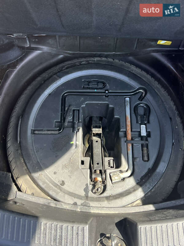 Хэтчбек Geely Emgrand EC7-RV 2013 в 