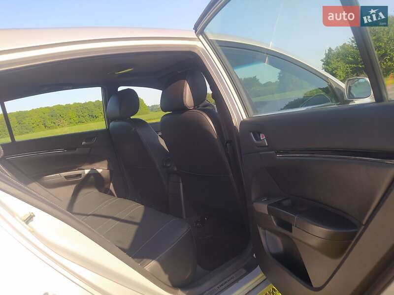 Хетчбек Geely Emgrand EC7-RV 2012 в Диканьці