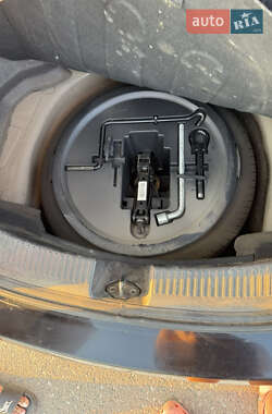 Хэтчбек Geely Emgrand EC7-RV 2011 в 