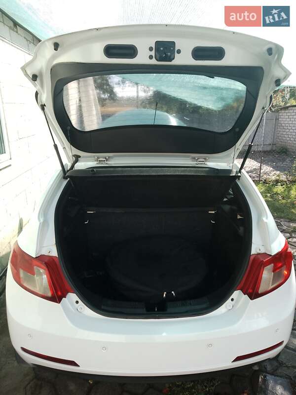 Хэтчбек Geely Emgrand EC7-RV 2012 в Терновке фото 8 Хэтчбек Geely Emgrand EC7-RV 2012 в Терновке