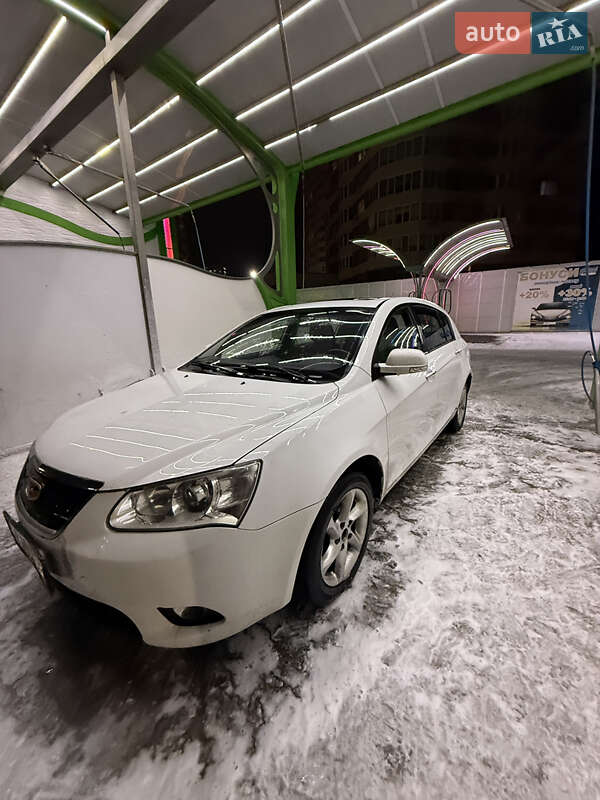 Хетчбек Geely Emgrand EC7-RV 2015 в Києві