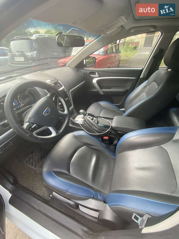 Седан Geely Emgrand EV300 2017 в Днепре