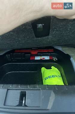 Седан Geely Emgrand EV350 2018 в 