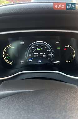 Седан Geely Emgrand EV350 2018 в 