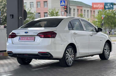 Седан Geely Emgrand EV350 2018 в 
