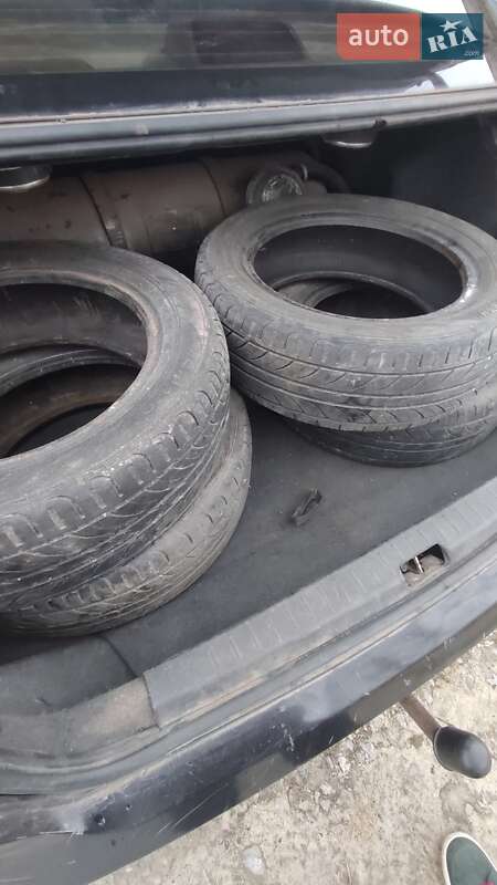 Седан Geely FC 2008 в Каневі