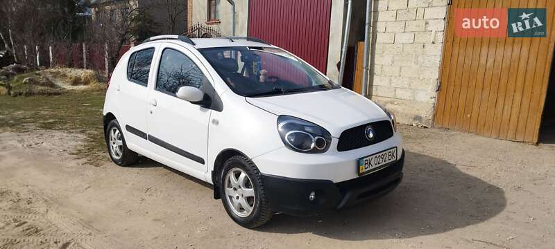Позашляховик / Кросовер Geely LC Cross 2013 в 