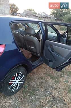 Хэтчбек Geely MK-2 2009 в 
