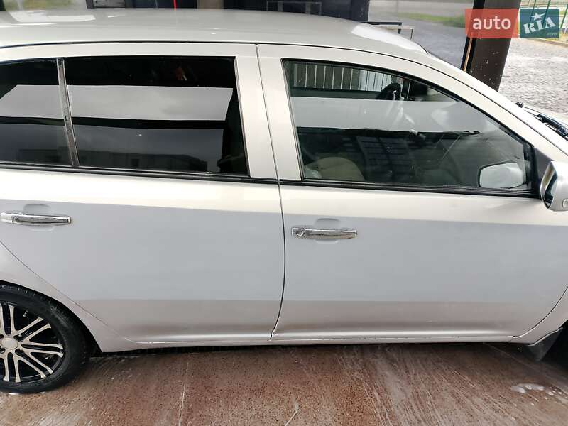 Хэтчбек Geely MK-2 2010 в Ходосовке