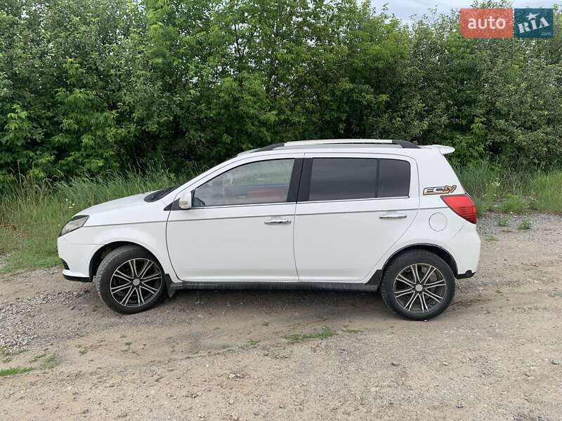 Geely MK Cross 2013