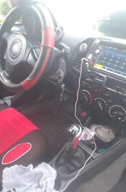 Хэтчбек Geely MK Cross 2012 в 