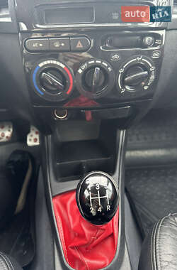 Хэтчбек Geely MK Cross 2013 в 