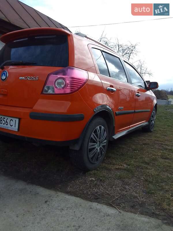Хэтчбек Geely MK Cross 2013 в Стеблеве