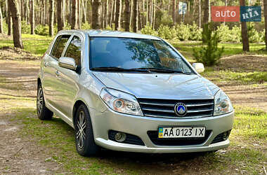 Хэтчбек Geely MK Cross 2010 в 