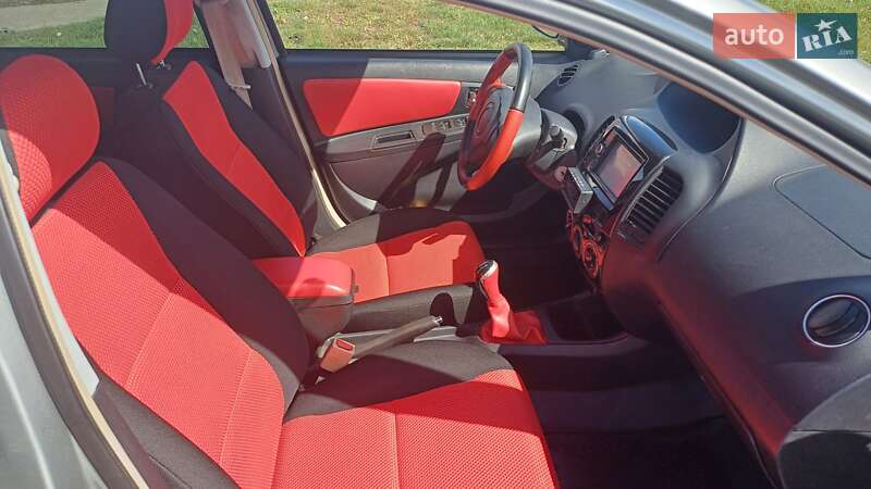 Хетчбек Geely MK Cross 2013 в Києві