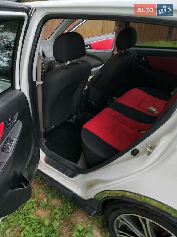 Хэтчбек Geely MK Cross 2014 в Ромнах