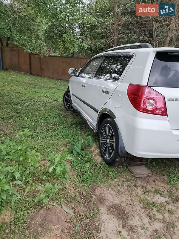 Хэтчбек Geely MK Cross 2014 в Ромнах