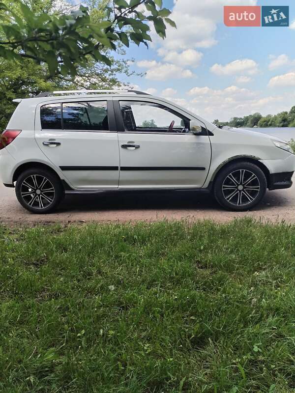 Хэтчбек Geely MK Cross 2013 в Умани