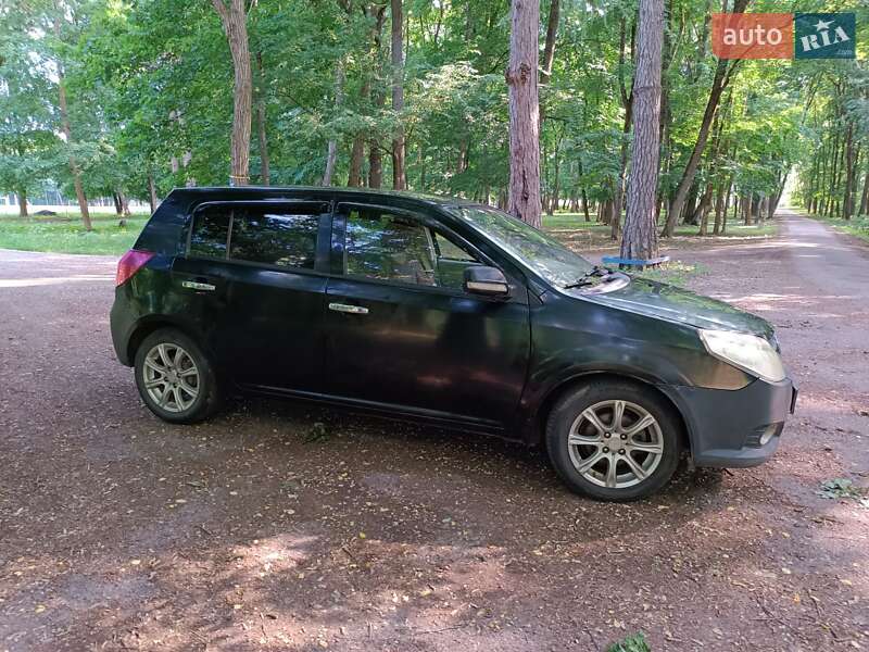 Хэтчбек Geely MK Cross 2010 в Сребном