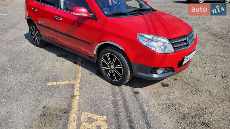 Хэтчбек Geely MK Cross 2013 в 