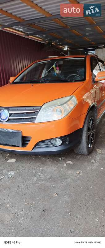 Geely MK Cross 2012