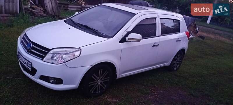 Geely MK Cross 2011