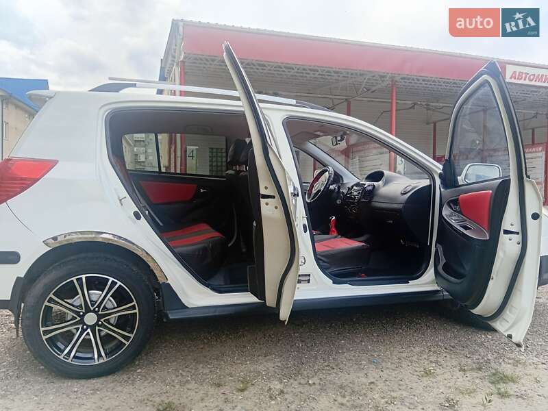 Хэтчбек Geely MK Cross 2012 в Черновцах