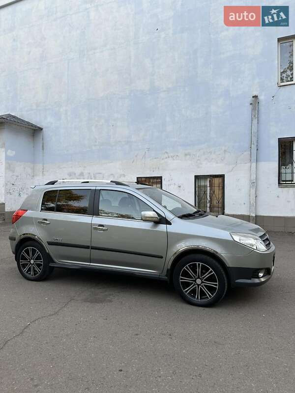 Хэтчбек Geely MK Cross 2013 в Кривом Роге