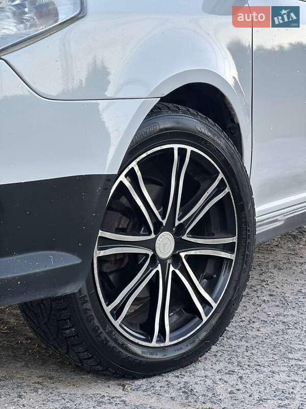 Хэтчбек Geely MK Cross 2013 в Остроге